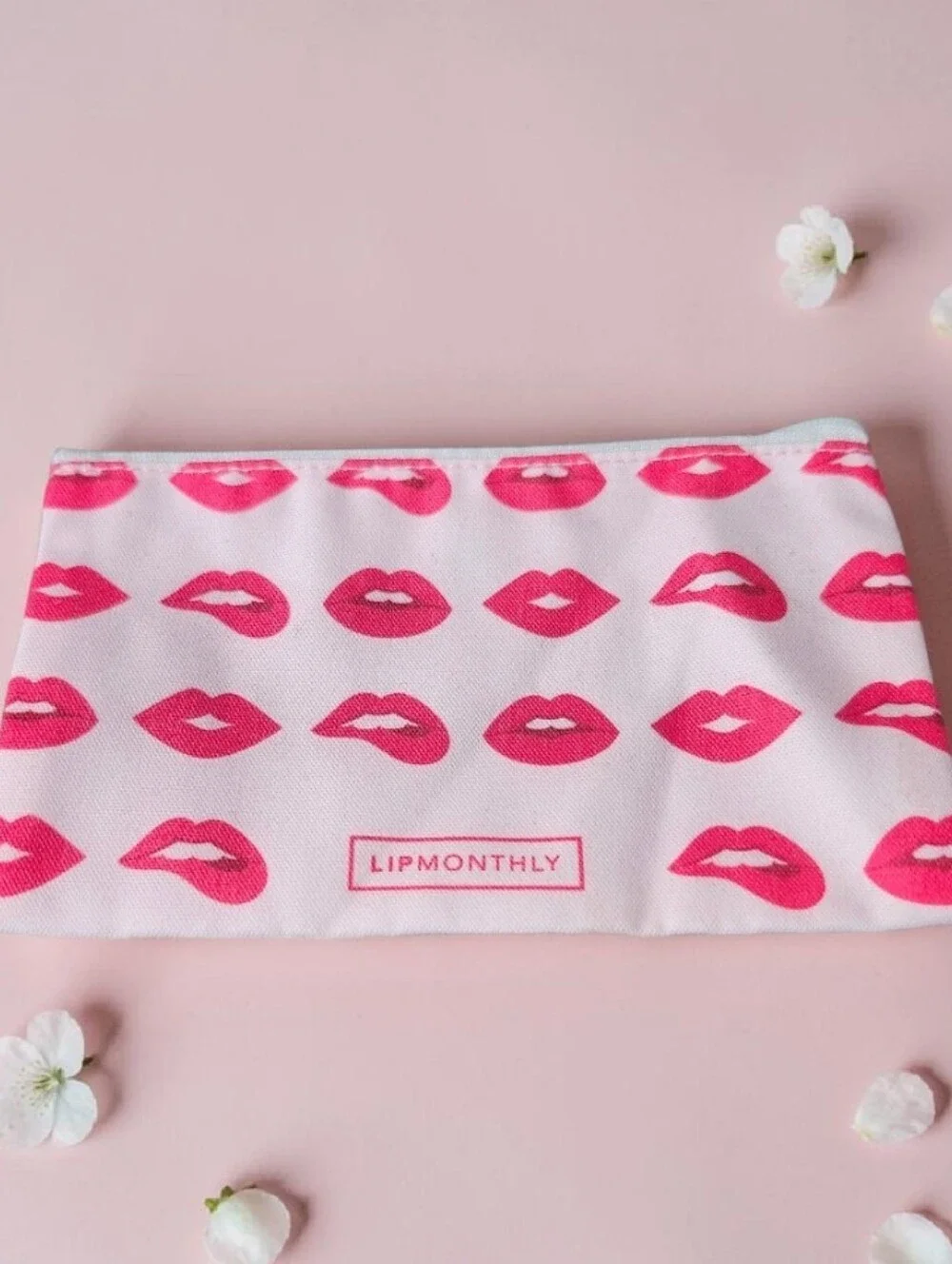ELF Glow Reviver Lip Oil With Lip Montly Cosmetic Bag. New